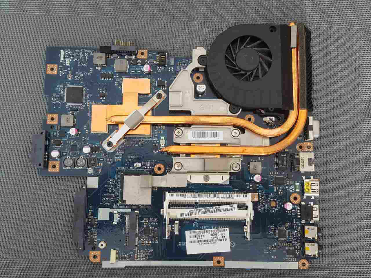 ACER ASPIRE 5741G MOTHERBOARD 3KMFG: 022 NEU71 L01 LA-5893P